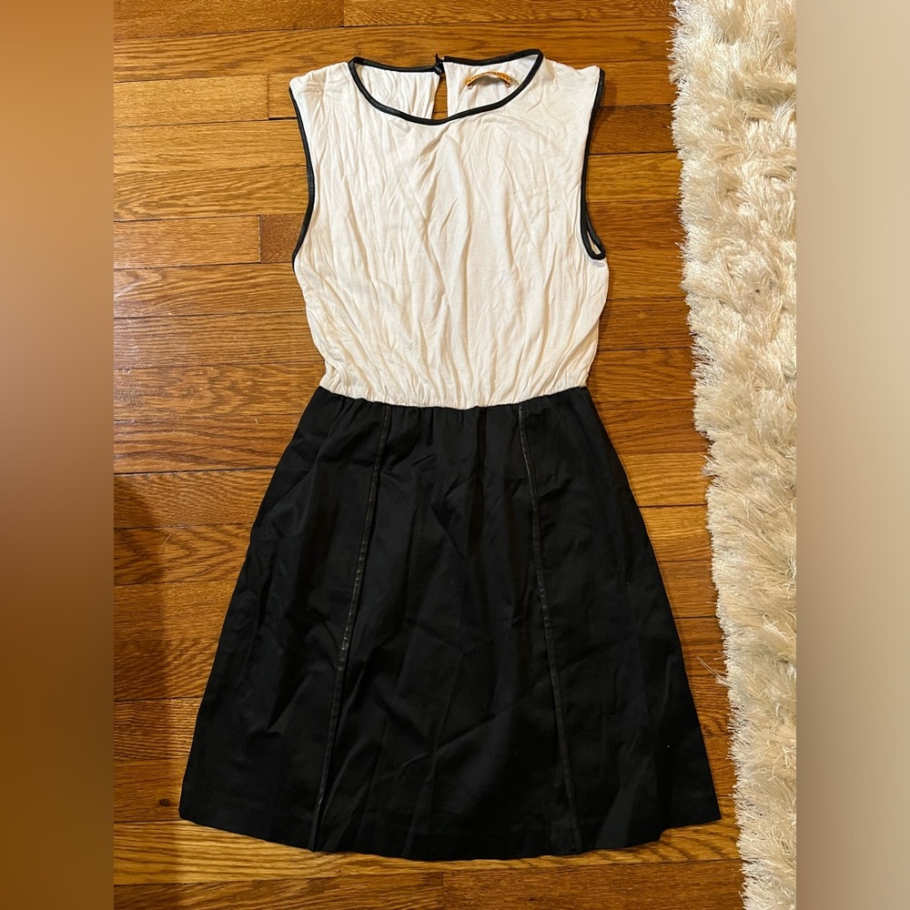 Alice + Olivia dress size 2
